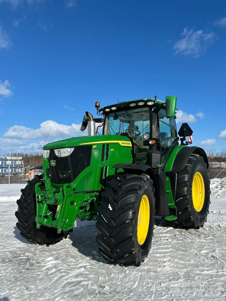 John Deere 6R 250 Traktory
