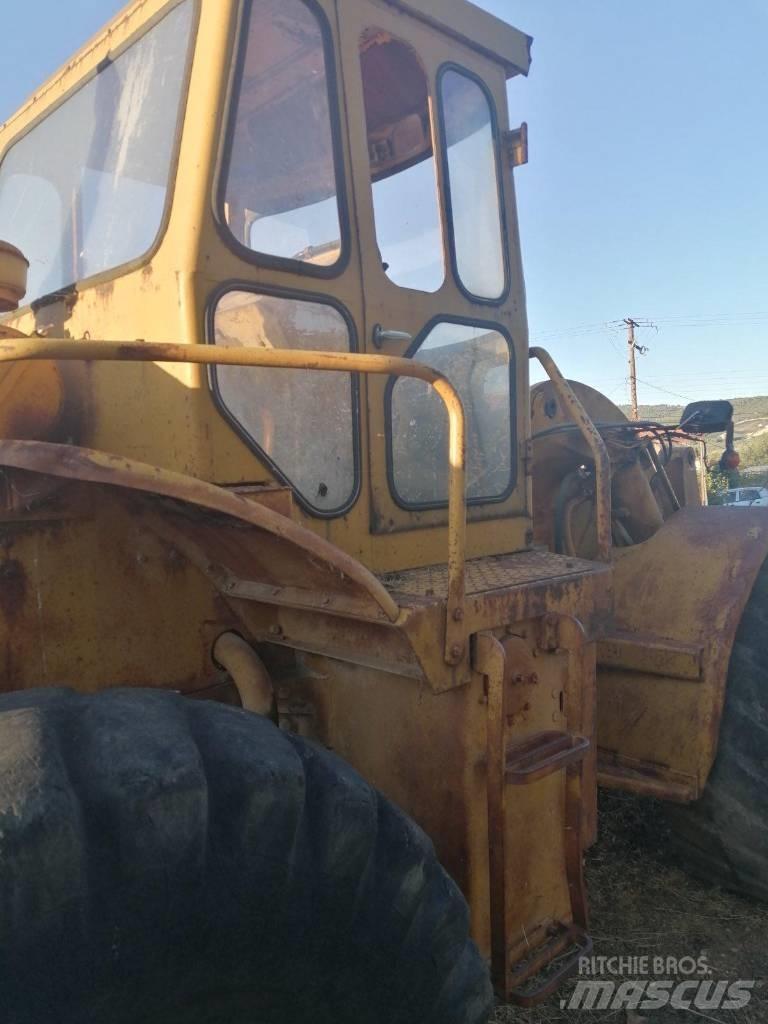 CAT 950C Kolesové nakladače