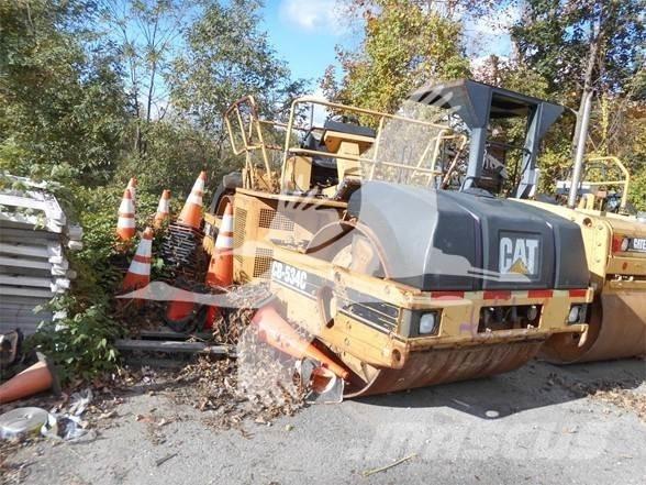 CAT CB-534C Ťahačové valce