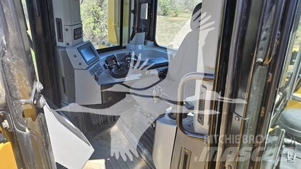 CAT D9T Pásové dozéry