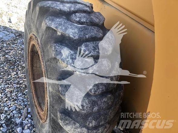 Ford GZ411V Kolesové nakladače