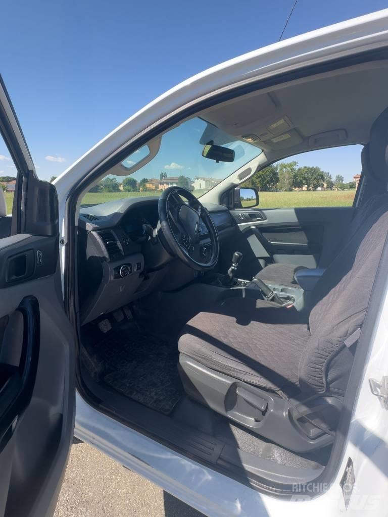 Ford Ranger XL Nakladacia/sklápacia bočnica