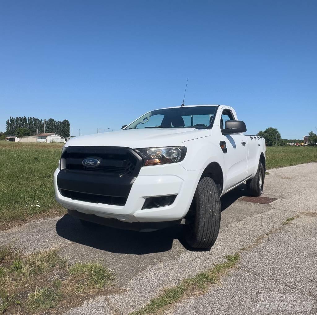 Ford Ranger XL Nakladacia/sklápacia bočnica