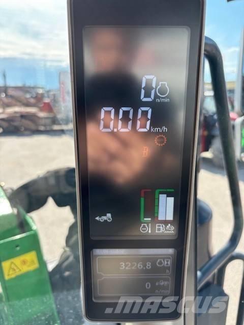 John Deere 6120 M Traktory