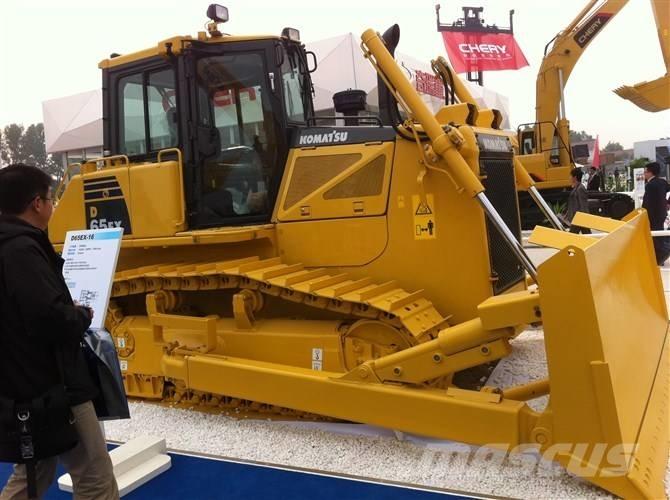 Komatsu d65ex-16 Pásové dozéry