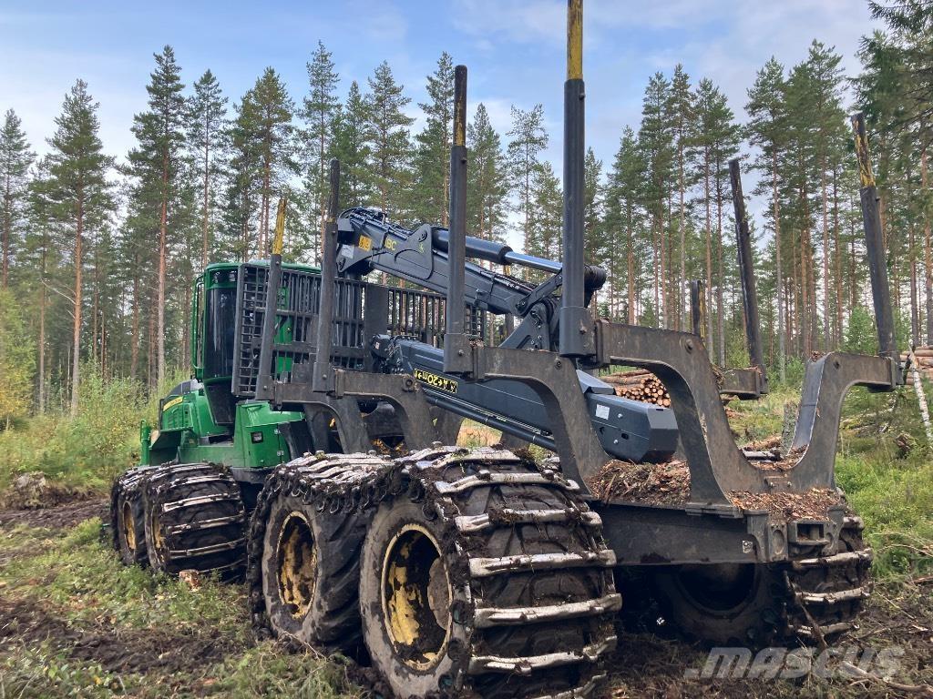 John Deere 1210G Lesné traktory