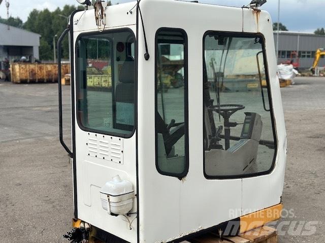 Liebherr A 924 B CAB Kabíny a interiér