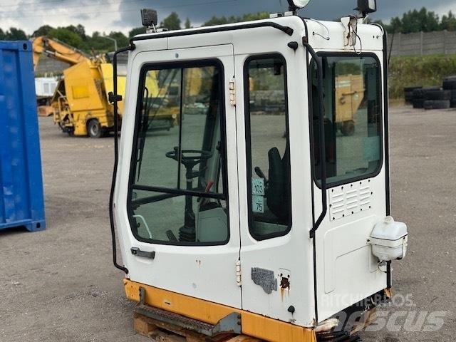 Liebherr A 924 B CAB Kabíny a interiér