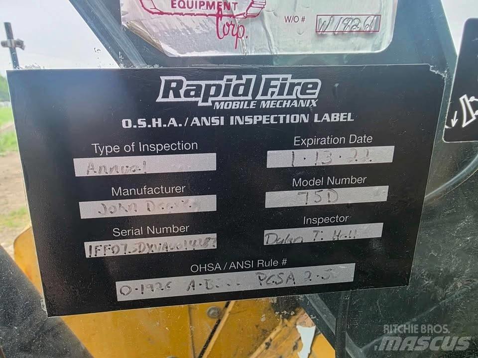 DEERE 75D Pásové rýpadlá