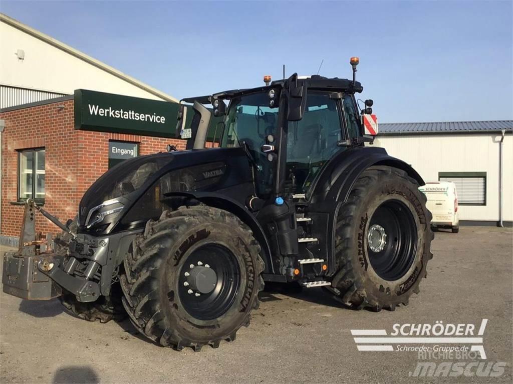 Valtra Q 305 Traktory