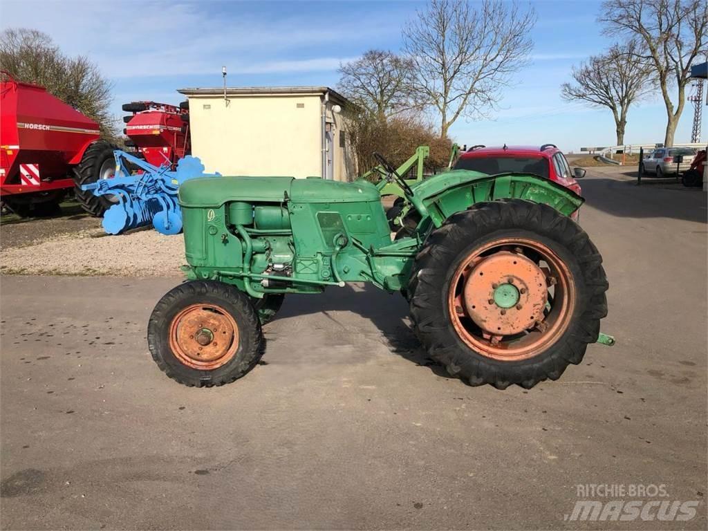 Deutz-Fahr D25 S Traktory