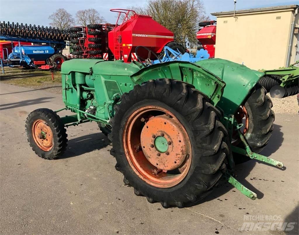 Deutz-Fahr D25 S Traktory