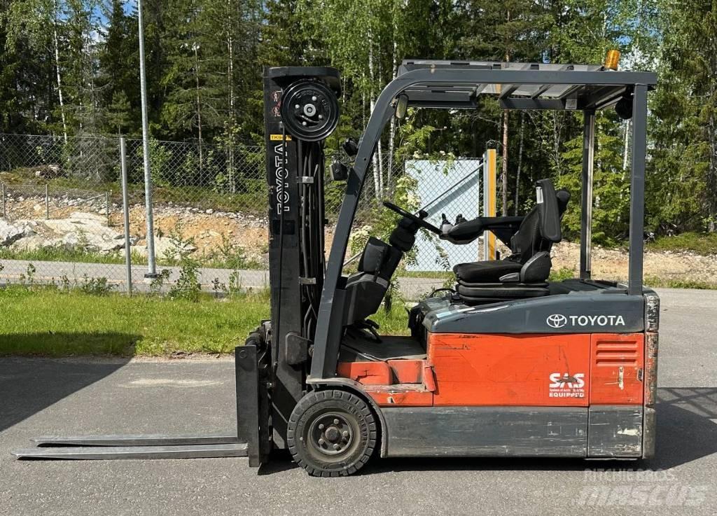Toyota 7 FBEF 16 Akumulátorové vozíky