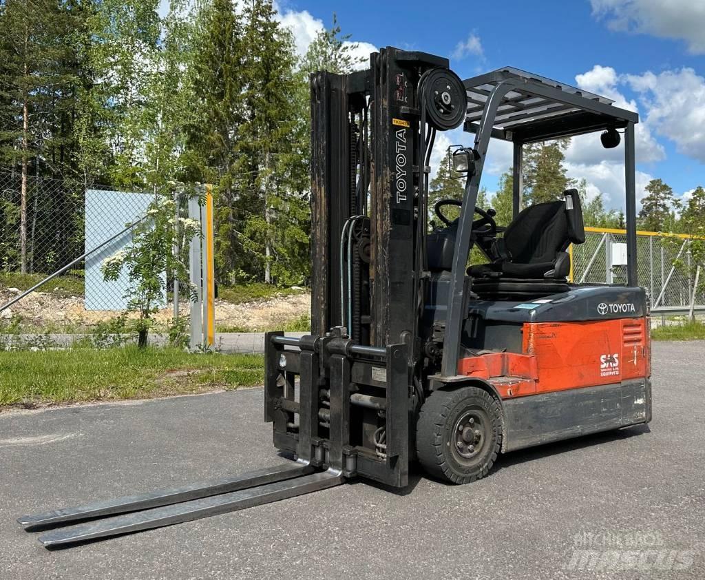 Toyota 7 FBEF 16 Akumulátorové vozíky