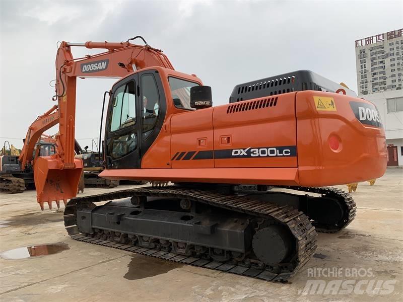 Doosan DX300 Pásové rýpadlá