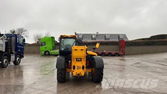 JCB 533-105 Teleskopické manipulátory