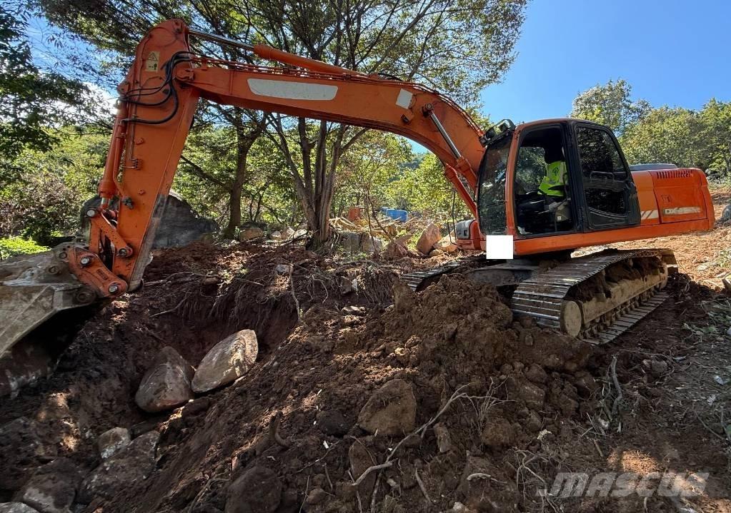 Doosan DX 220 LCA Pásové rýpadlá