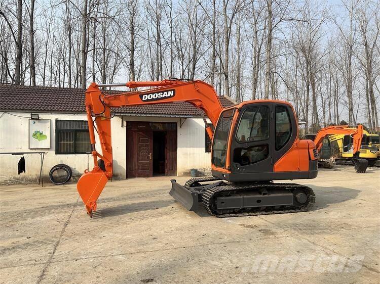 Doosan DX75 Pásové rýpadlá