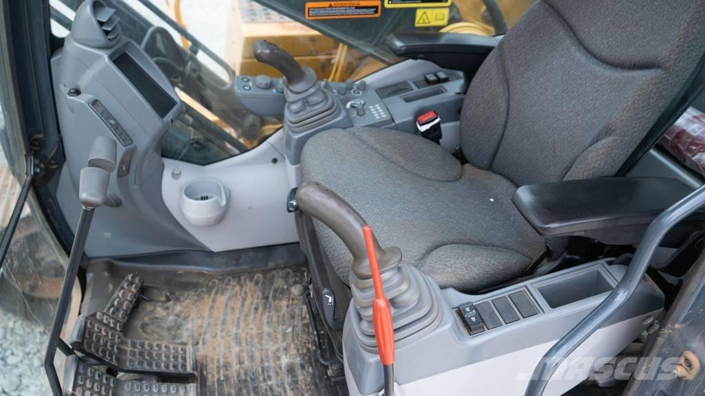 John Deere 210 G Pásové rýpadlá