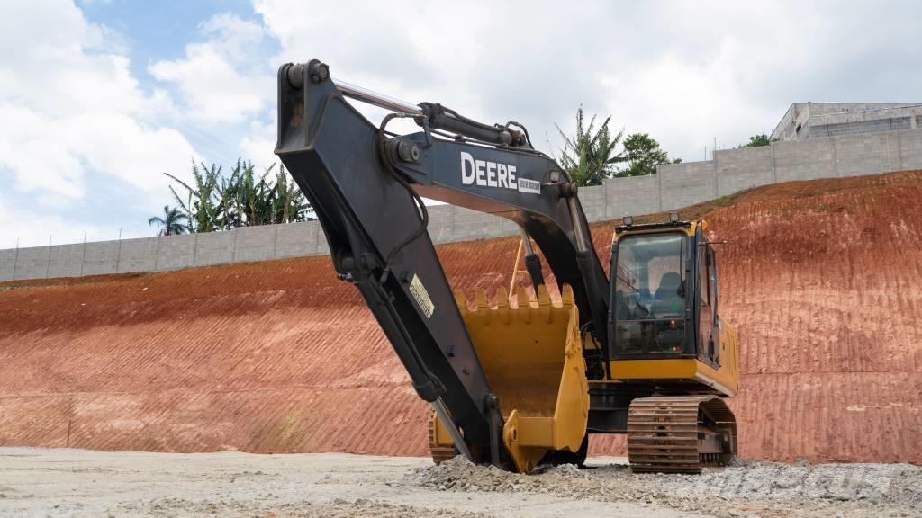 John Deere 210 G Pásové rýpadlá