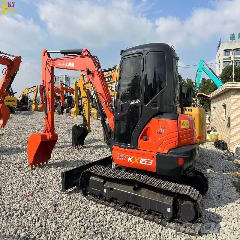 Kubota 163 Pásové rýpadlá