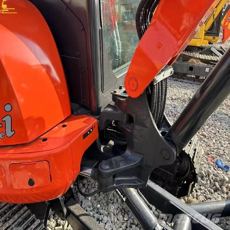 Kubota 163 Pásové rýpadlá