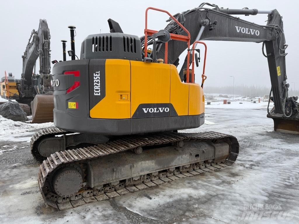 Volvo EC 235 EL Pásové rýpadlá