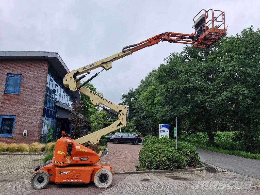 JLG E400AJPN Kĺbové plošiny