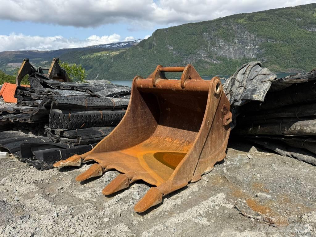 Doosan DX 300 LC-5 Pásové rýpadlá