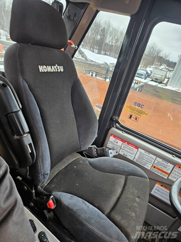 Komatsu HD465-8 Stavebné sklápače