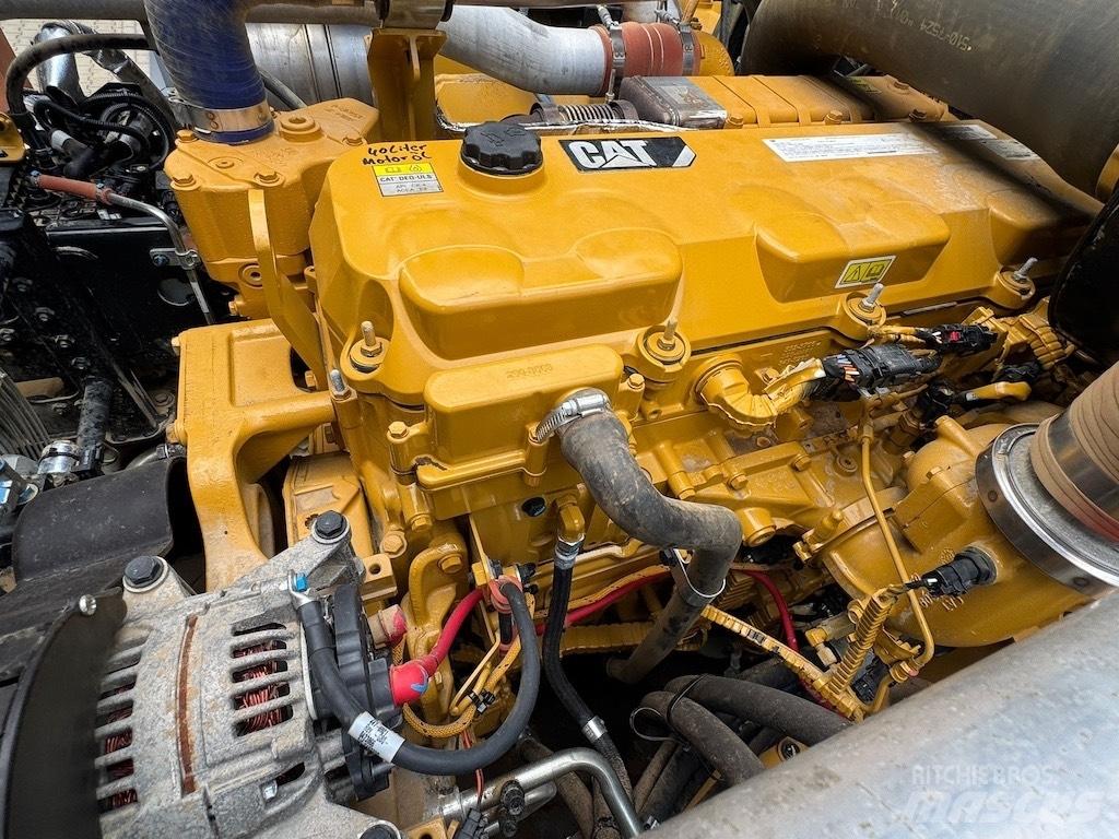CAT 730 Kĺbové nákladné autá