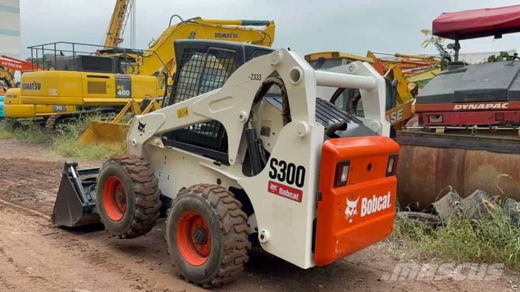 Bobcat S 300 Šmykom riadené nakladače