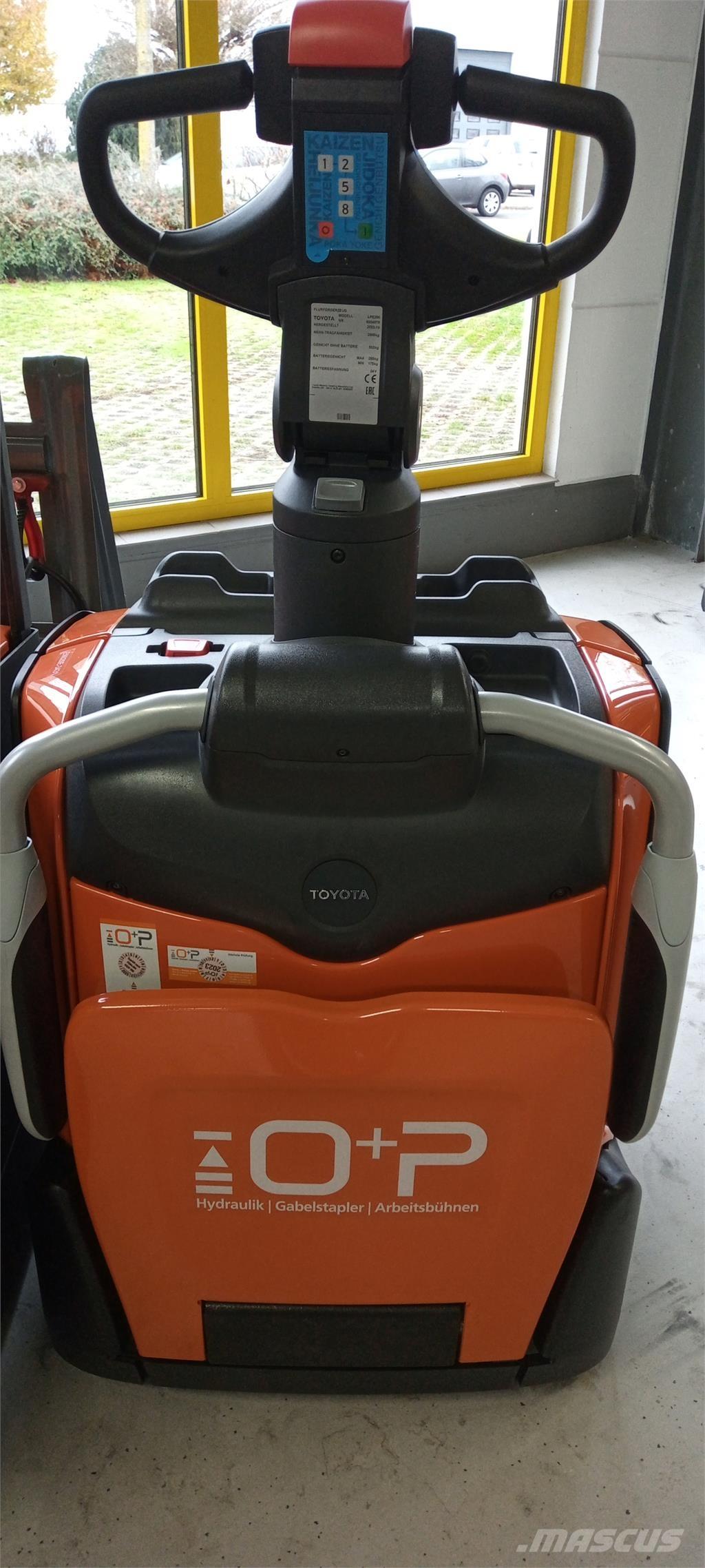 Toyota LPE200 Ručne vedené vysokozdvižné vozíky