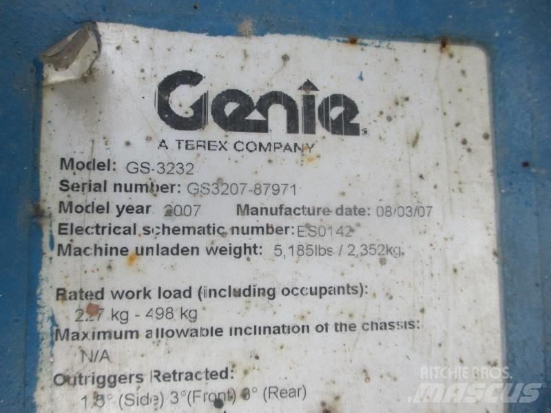 Genie GS 3232 Nožnicové zdvíhacie plošiny