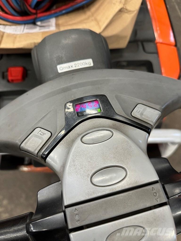 Toyota LPE220 Nízkozdvižný vozík s plošinou