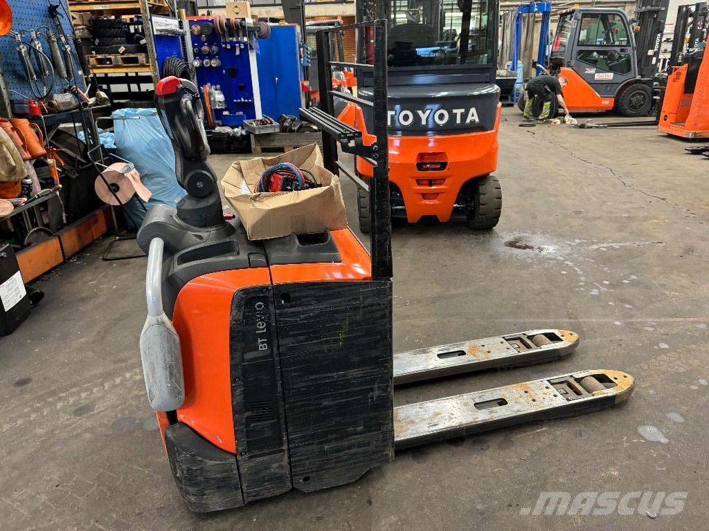 Toyota LPE220 Nízkozdvižný vozík s plošinou