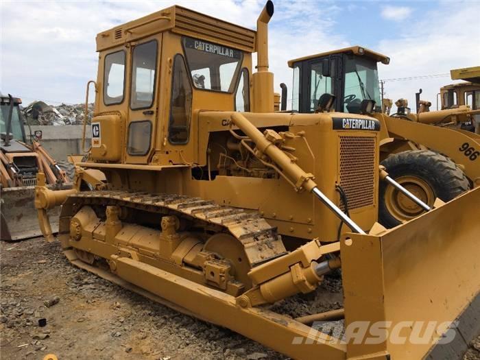 CAT D 6 D Pásové dozéry