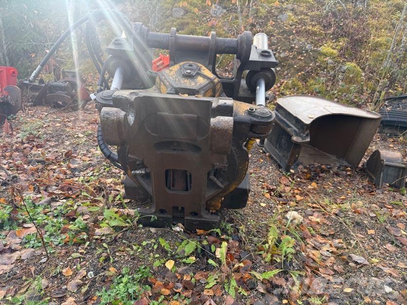 CASE CX210 Pásové rýpadlá