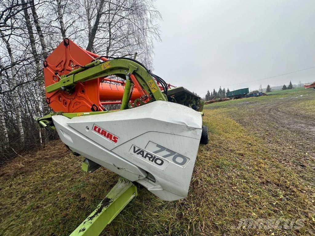 CLAAS Lexion 670 Kombinované zberacie stroje