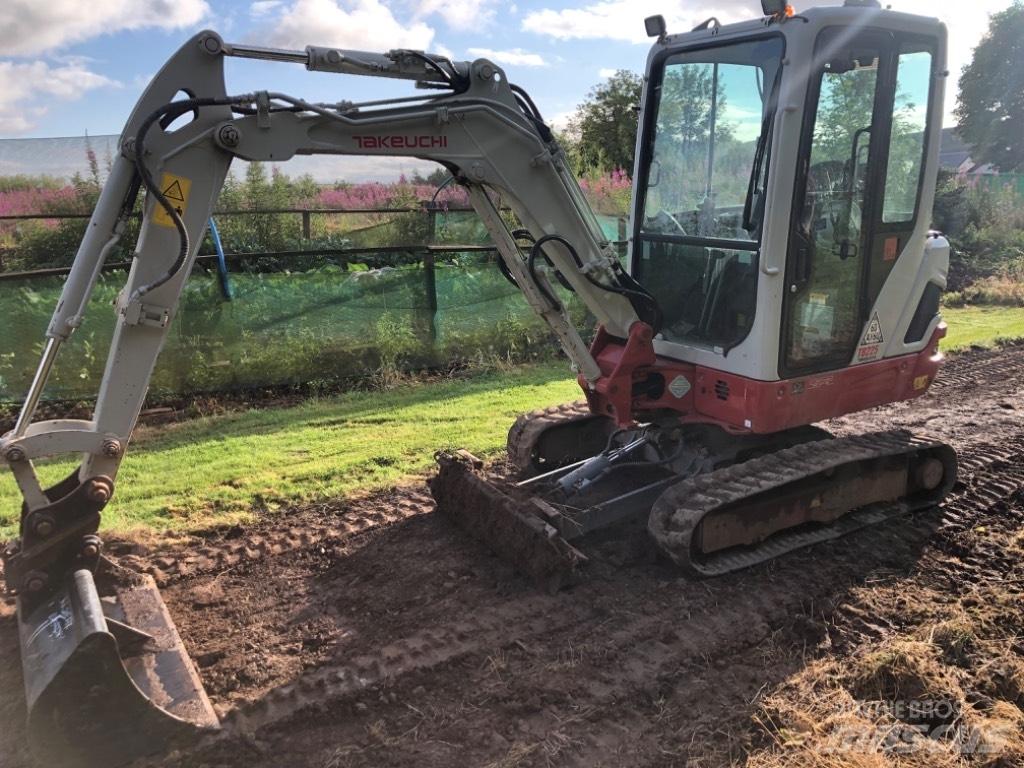 Takeuchi TB 225 Mini rýpadlá < 7t