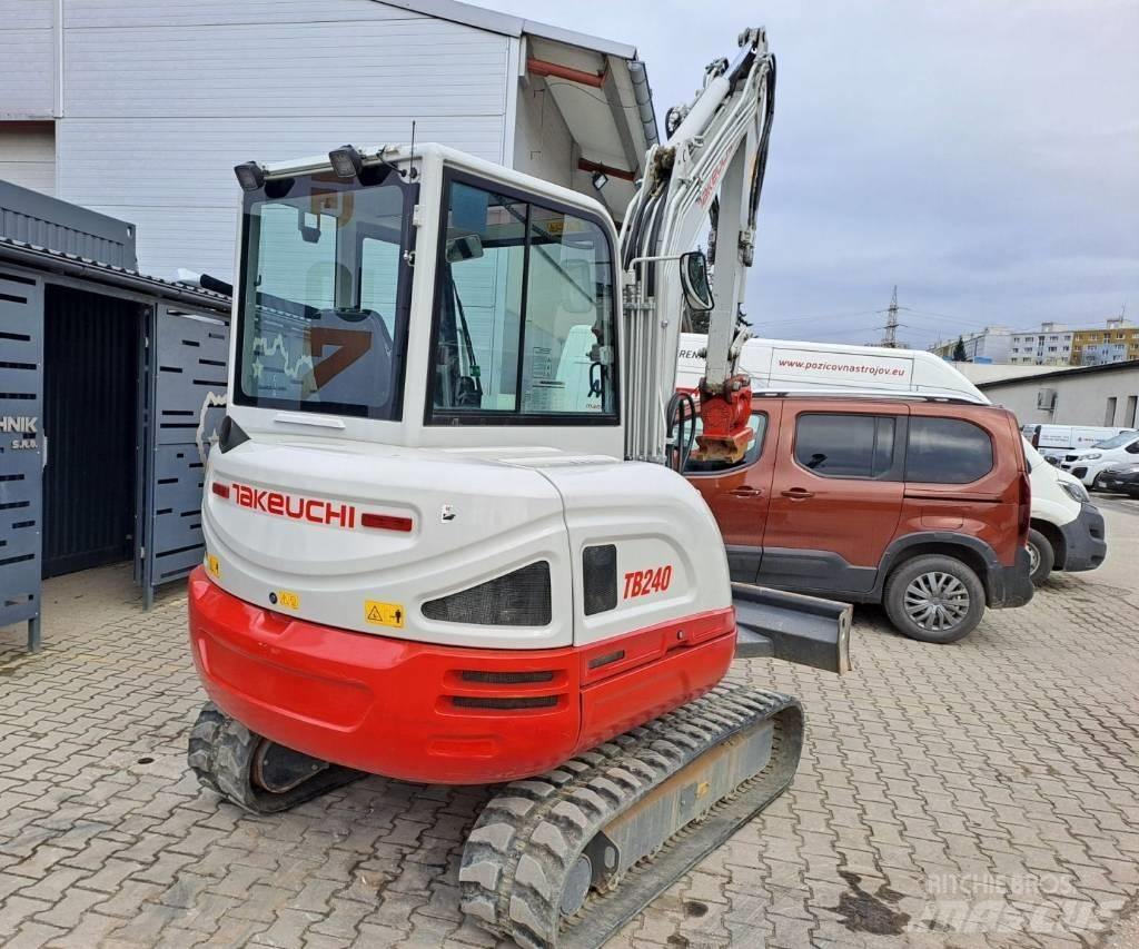 Takeuchi TB 240 Mini rýpadlá < 7t