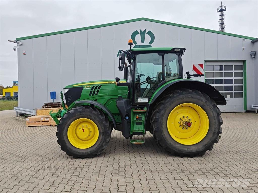 John Deere 6215R Traktory