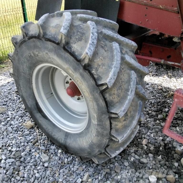 Case IH 2366E Kombinované zberacie stroje