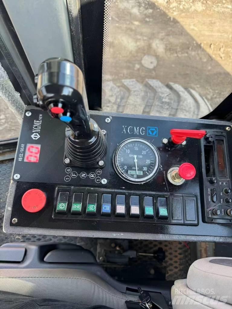 XCMG GR 2153 Grejdery