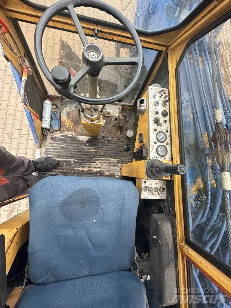 Sennebogen 212 Ostatná zdvíhacia technika