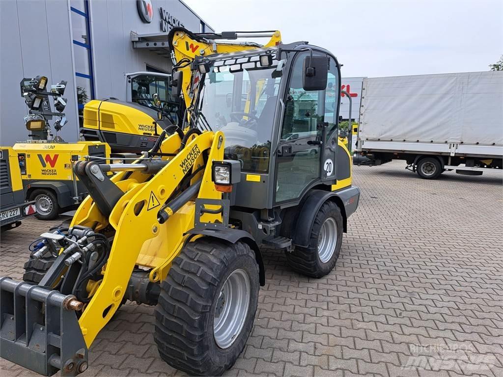 Wacker Neuson WL38 Kolesové nakladače