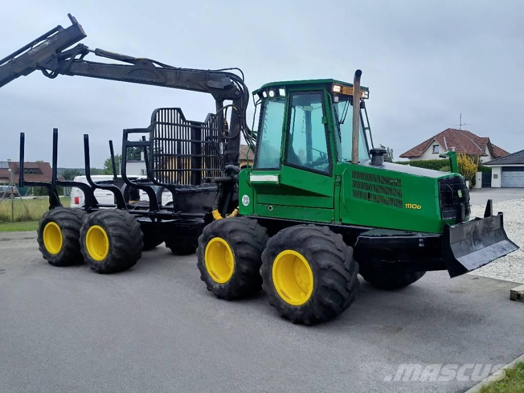 John Deere 1110 D Lesné traktory