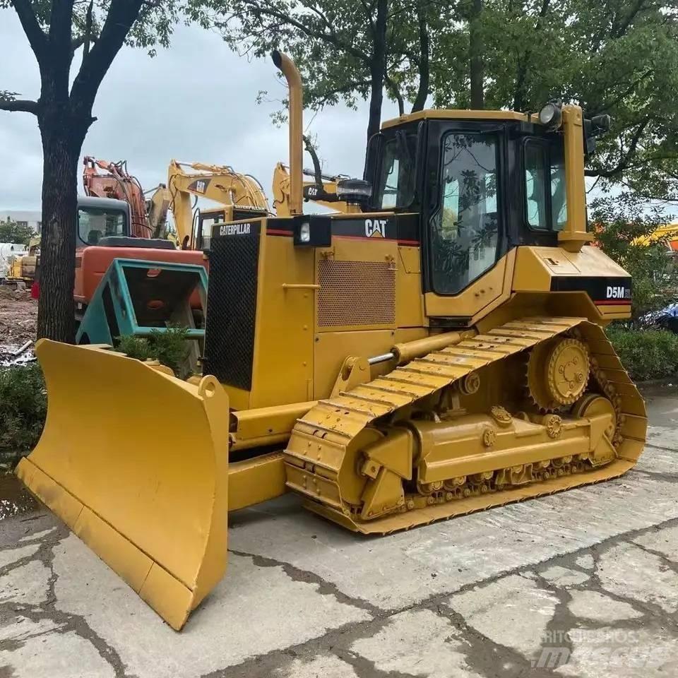 CAT D5M Pásové dozéry