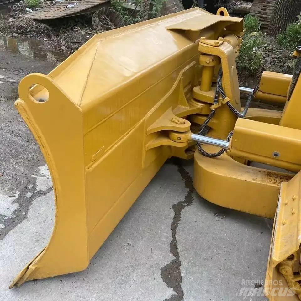 CAT D5M Pásové dozéry