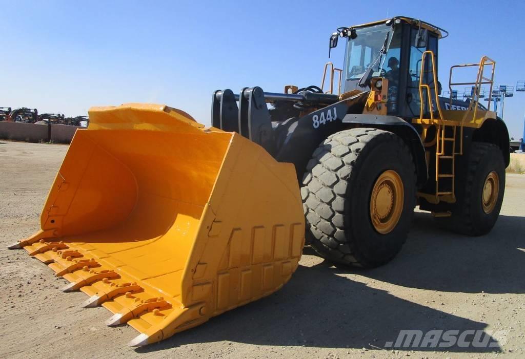 John Deere 844 J Kolesové nakladače